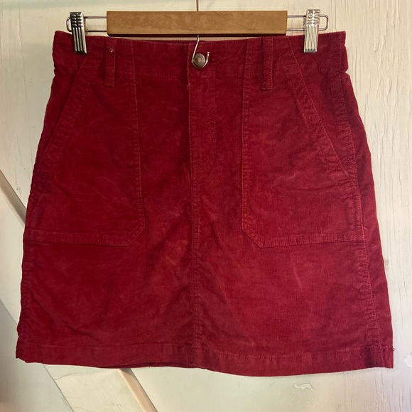 Old navy cranberry burgundy Corduroy mini ladies 2 
Cotton rayon spandex 
Guc - Picture 2 of 5